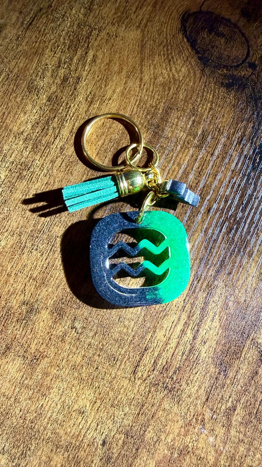 Sternzeichen Schlüsselanhänger aus Epoxidharz | Handgegossen personalisiert | Astrologie Horoskop Anhänger Tasche, Geschenk Geburtstag