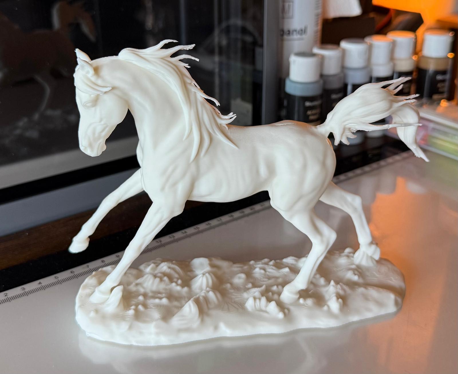 Araber Pferdestatue 3D-Druck | Edle Skulptur 15cm | Deko für Pferdeliebhaber | Aus PLA | Kunstvolle PferdeSkulptur 20cm lang