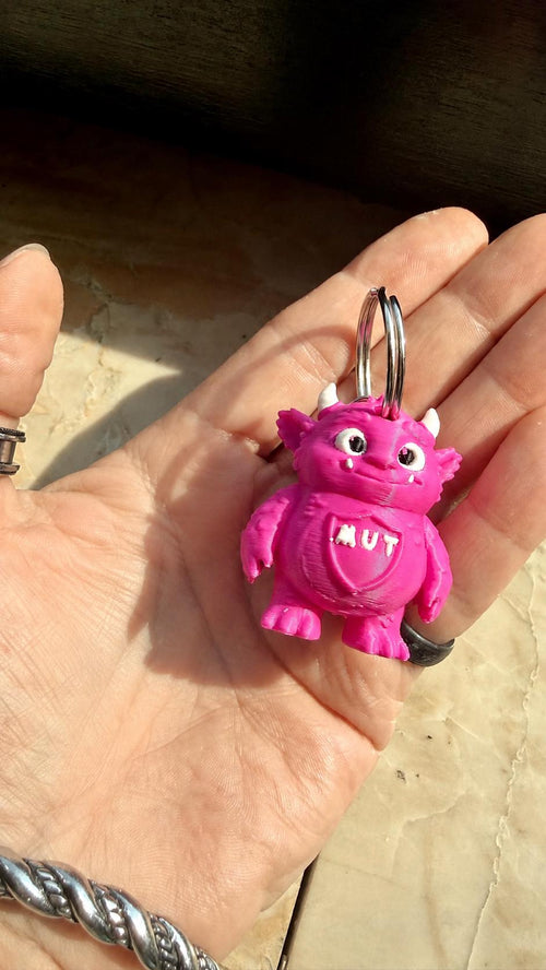 MuMo - Mutmonster – Mutmacher Schlüsselanhänger für Kindergarten & Schulanfang | Geschenk zur Einschulung | Personalisierbarer Glücksbringer
