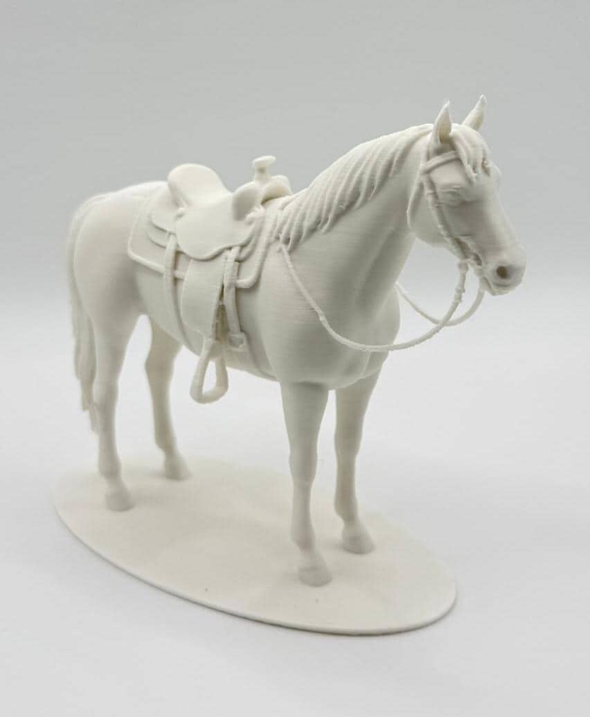 Westernpferd mit Sattel und Trense – Pferdefigur 11 cm – Western Deko – Geschenk für Pferdefans